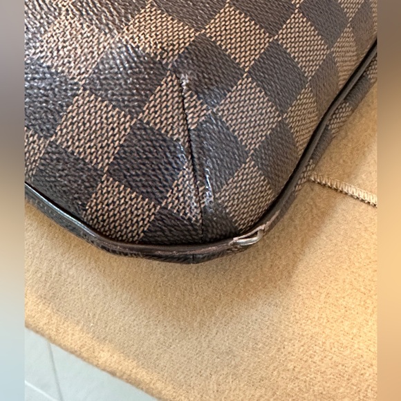 Louis Vuitton Damier Ebene shoulder/crossbody bag.  Authentic.  Used. - Picture 14 of 16